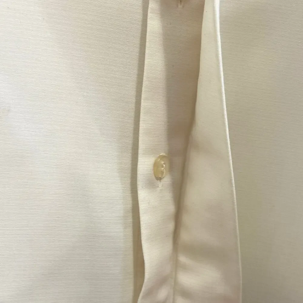 Capriccio men’s L 16-16 1/2. Relaxed and soft casual cream or off-white color